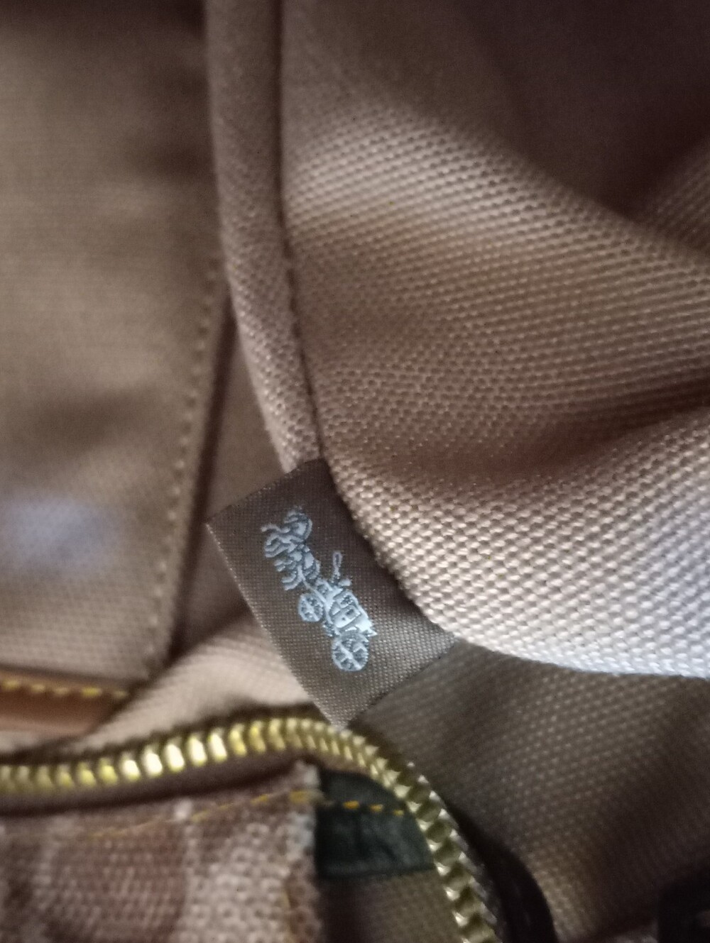 Coach Rogue Tote, Signature Canvas With Trompe L'oeil Print, Forever Collection - Picture 9 of 16
